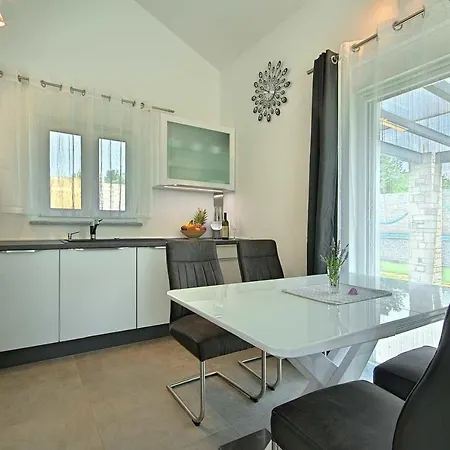 Crystallina Tatil Evi *